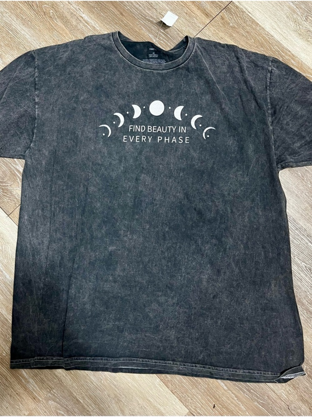 NWT 2X Maurice’s Beauty In Every Phase Graphic Tee - Black